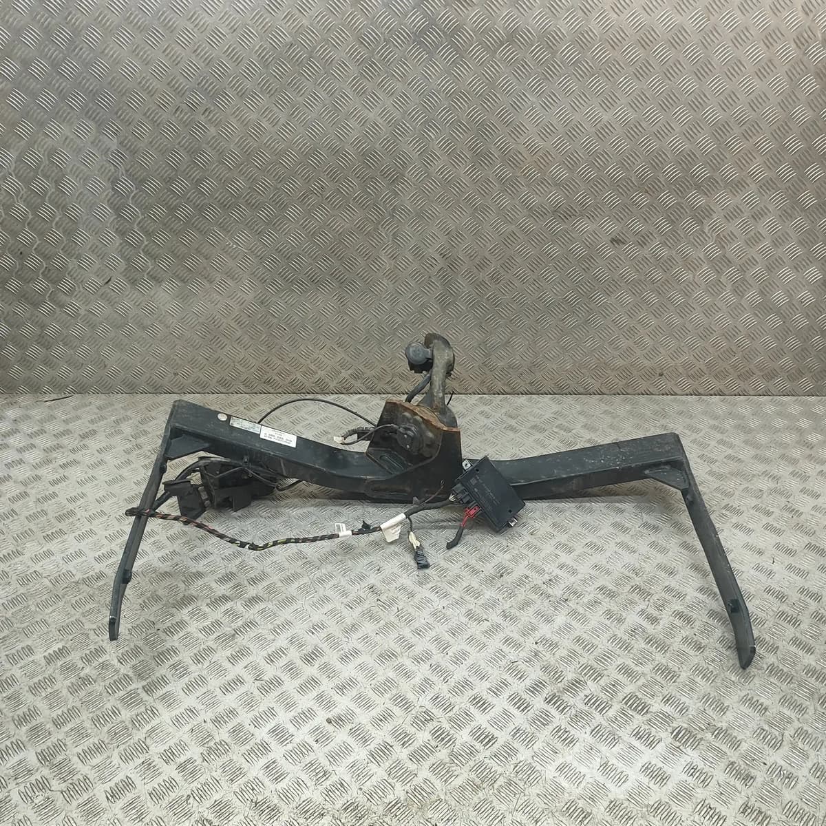 VW TIGUAN 5N Towbar Kit 5N0803880P 2.0 Diesel 103kw 2014 30560824