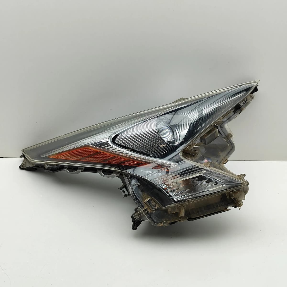 TOYOTA PRIUS XW50 Front Right Headlight 81145-47691 RHD 2016 30811624