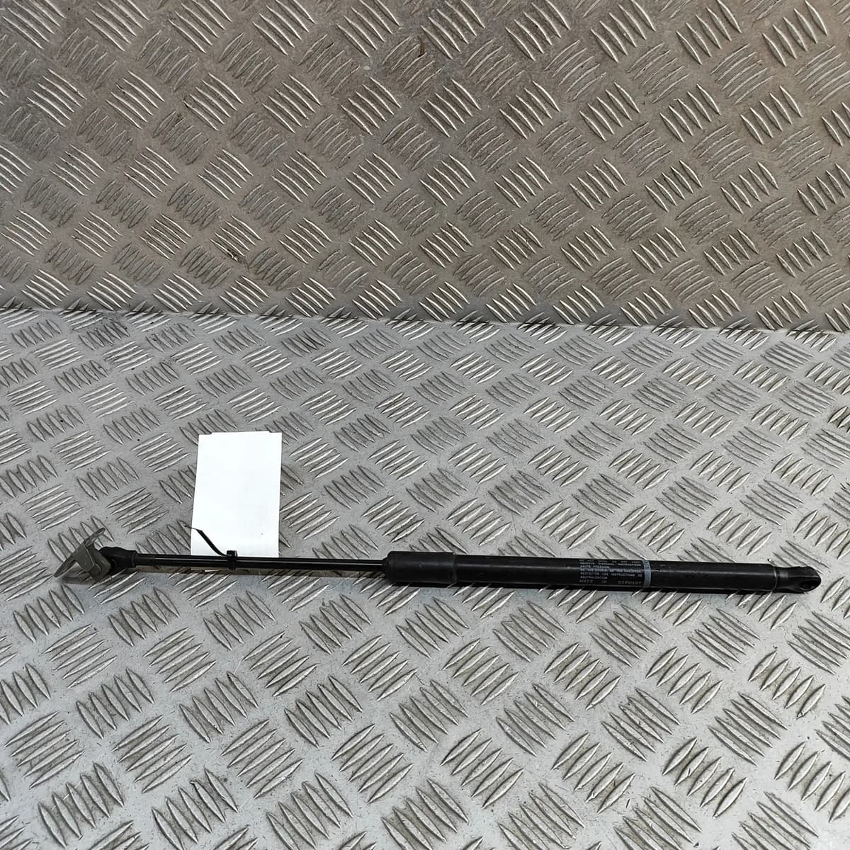 VOLVO V60 MK2 Front Right Bonnet Strut 31468172 2019 30834134