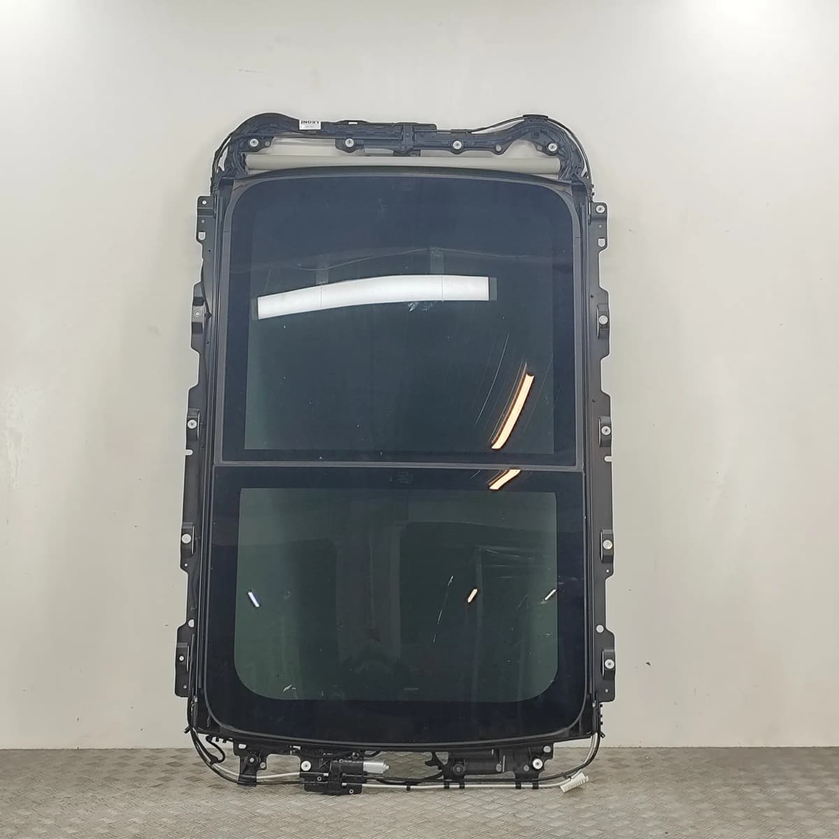 VOLVO XC90 MK2 Sunroof 32285194 2.0 Petrol / electricity 184kw 2024 30979116