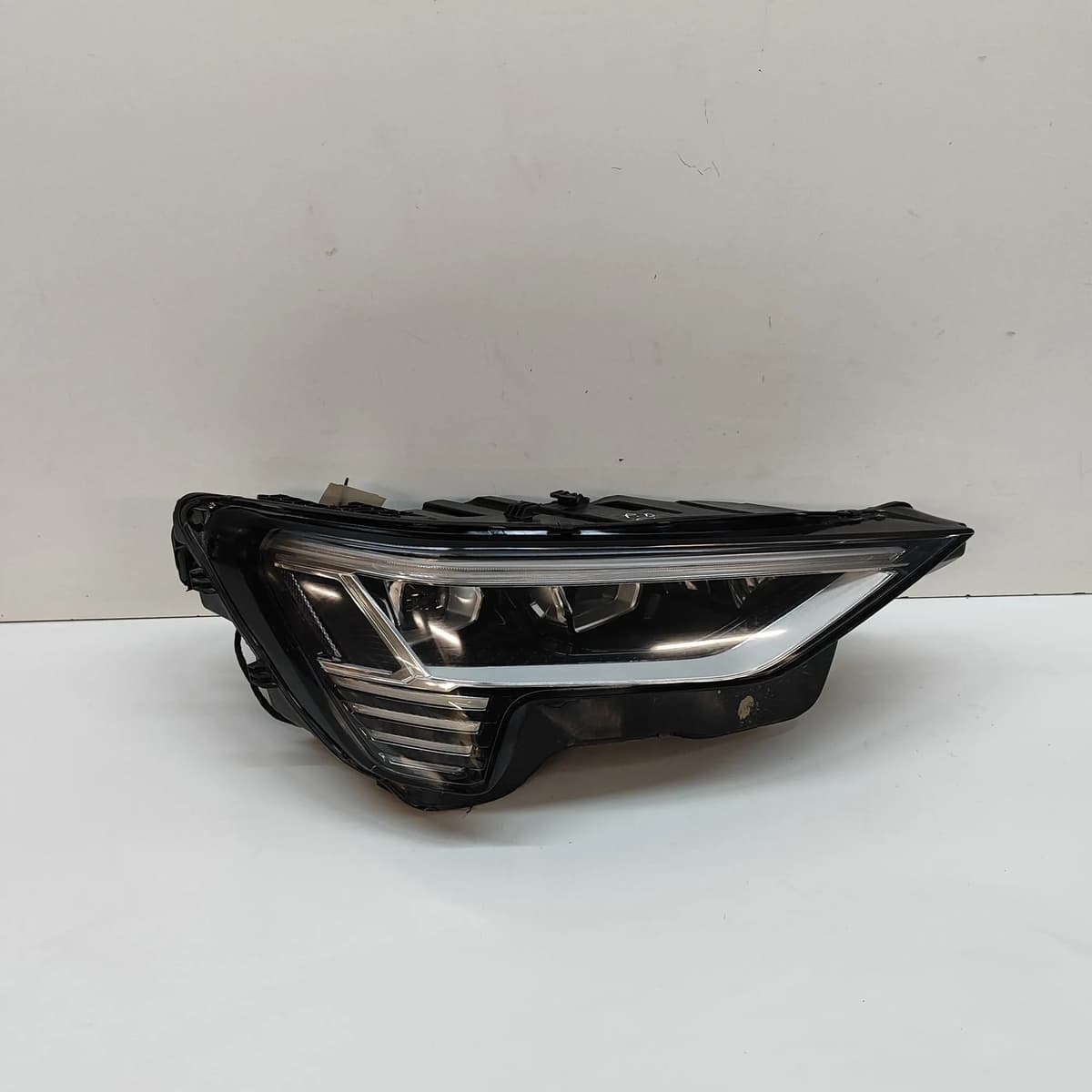 AUDI Q8 E-TRON Sportback Front Right Headlight RHD 4KE941040E 2024 31106601