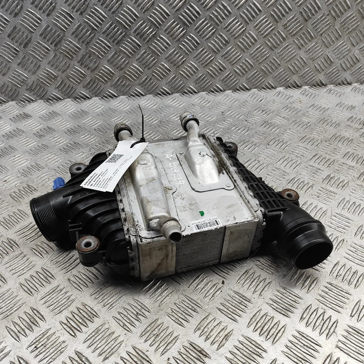 JAGUAR F-PACE X761 Intercooler Radiator GX73-6K775-AE 2.0 Diesel 132kw 31228377