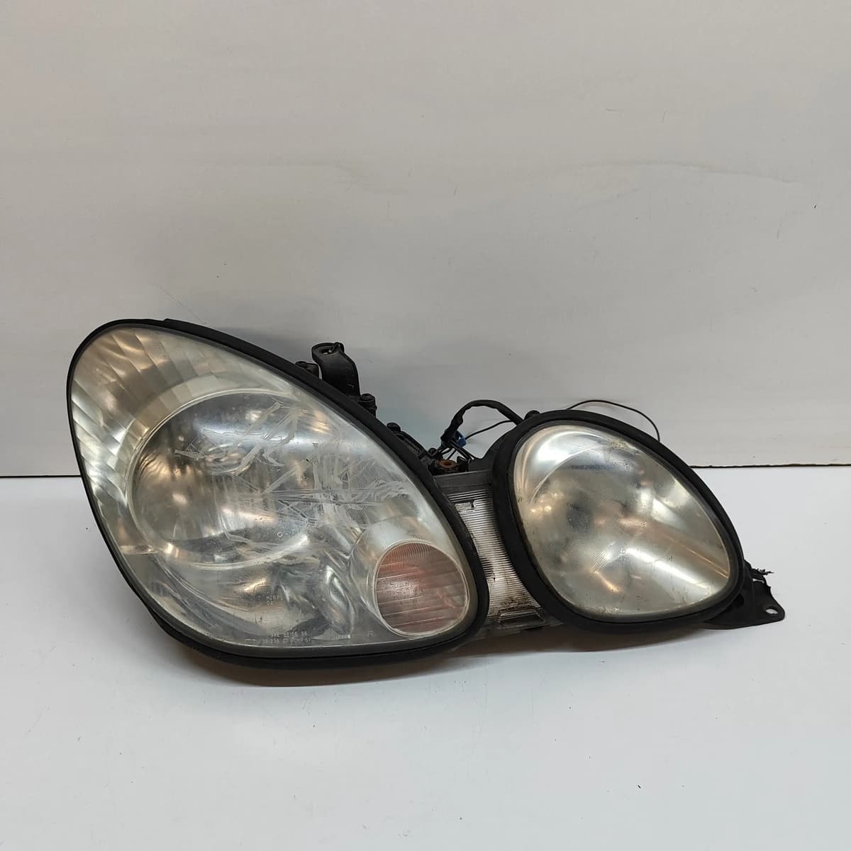 LEXUS GS JZS160, UZS161, UZS160 Front Right Headlight LHD 81110-3A400 31381227
