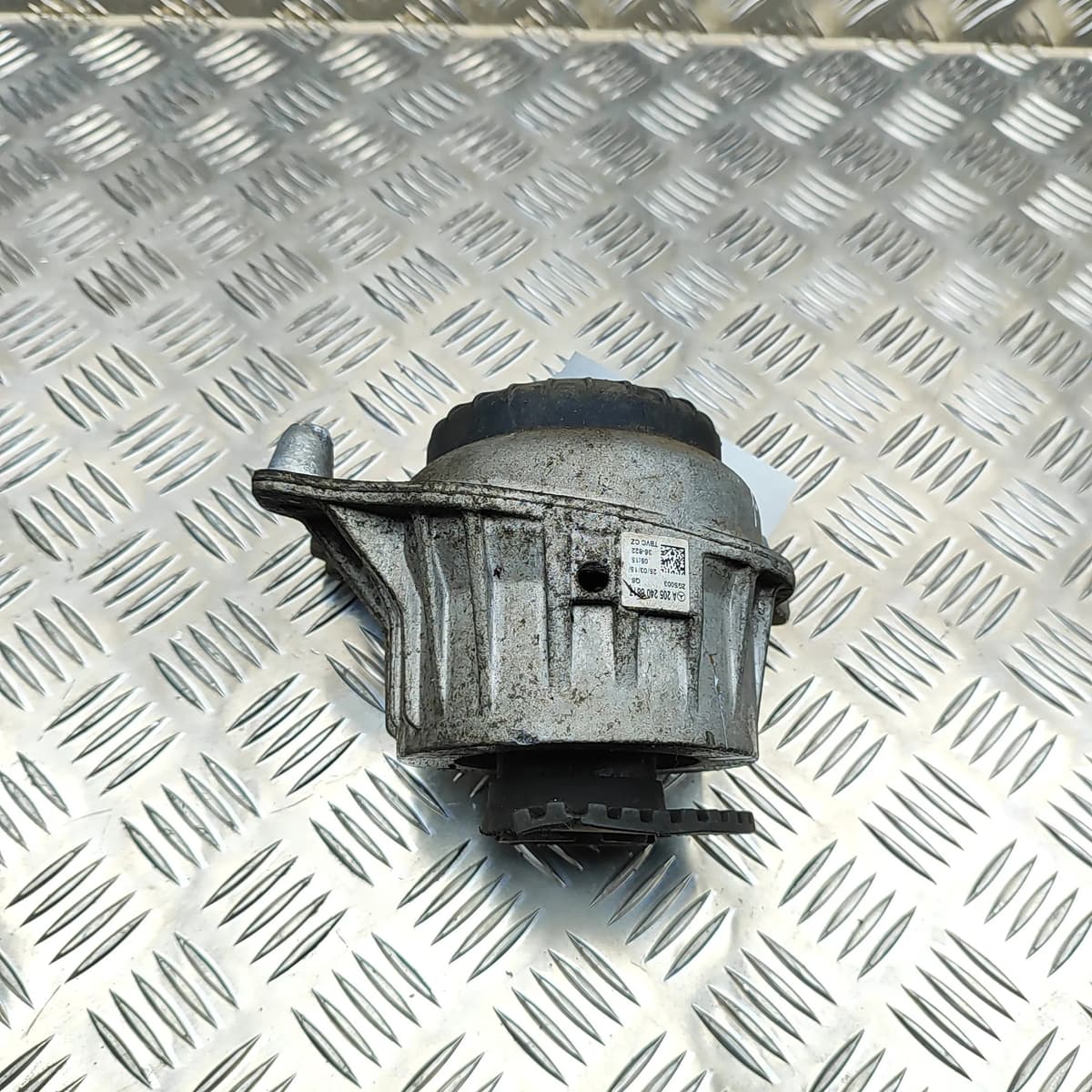 MERCEDES-BENZ C T-Model S205 Left Side Engine Mount A2052406817 31494334