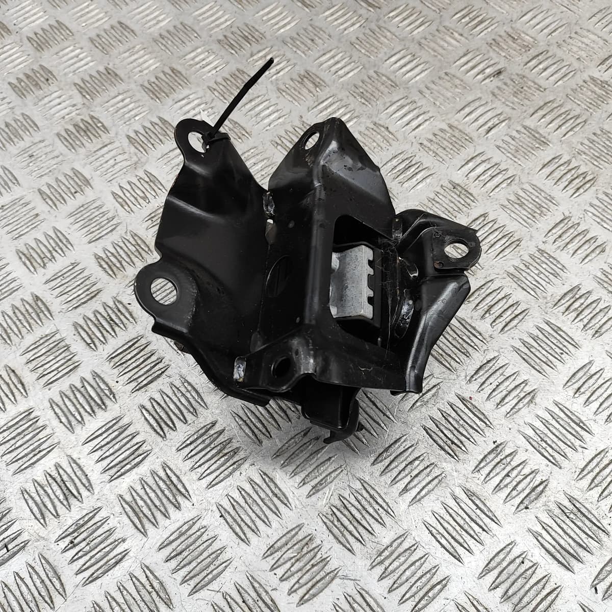 TOYOTA YARIS CROSS MXP Left Side Engine Mount 12372-K0060 31517404