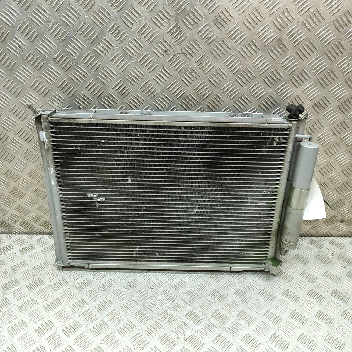 RENAULT TWINGO MK2 Cooling Radiator 637654 1.2 Petrol 55kW 2008 31540395 NOT OEM