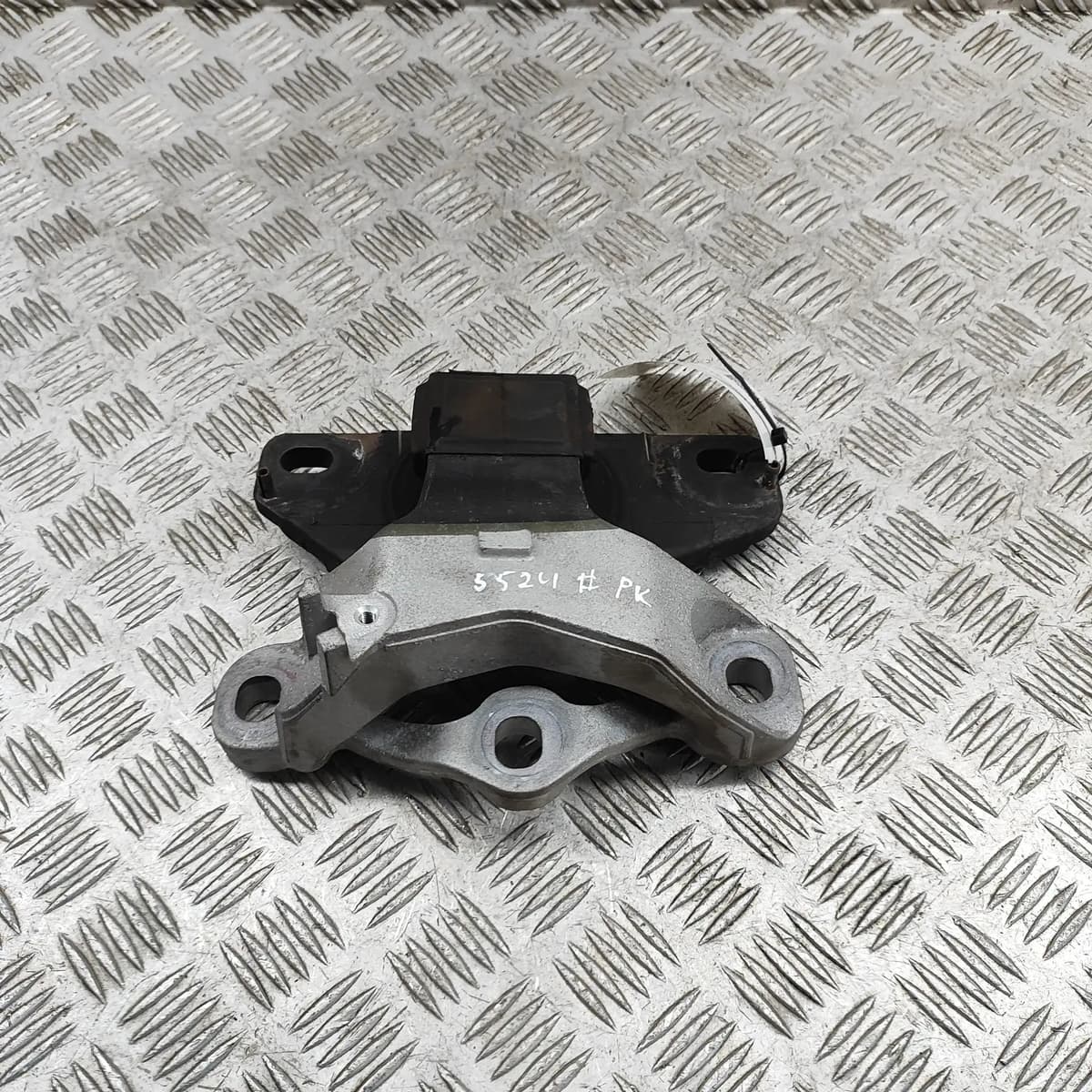 MAZDA CX-30 DM Left Side Engine Mount BHAG-39-070 2.0 Hybrid 137kW 2023 31547267