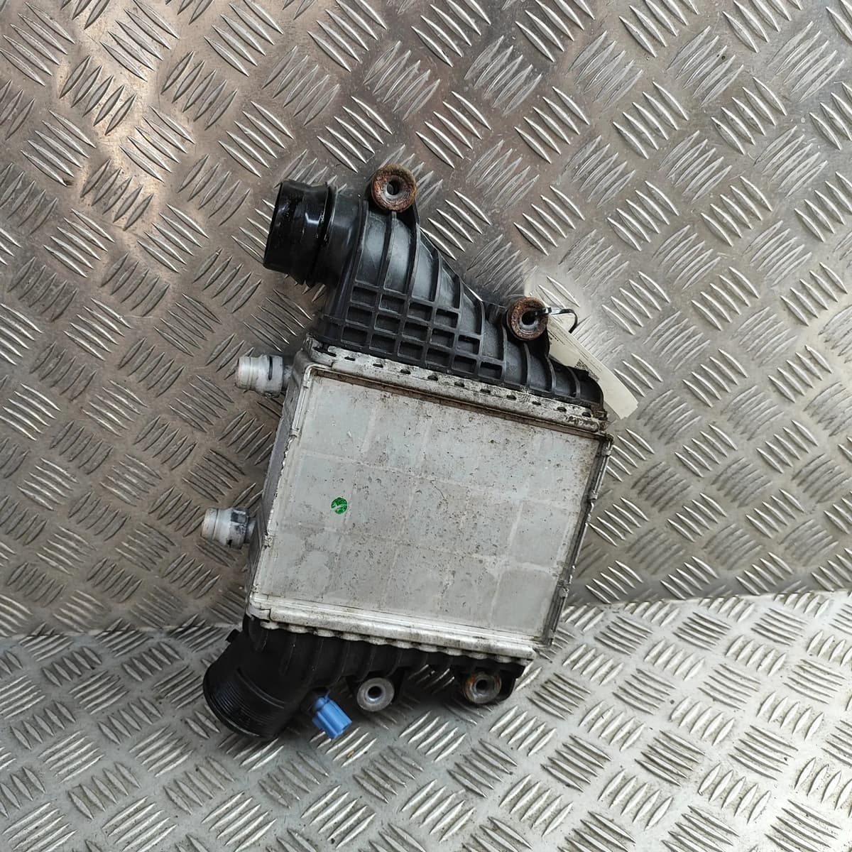 LAND ROVER RANGE ROVER EVOQUE L538 Intercooler Radiator GJ32-9L440-AD 31559831
