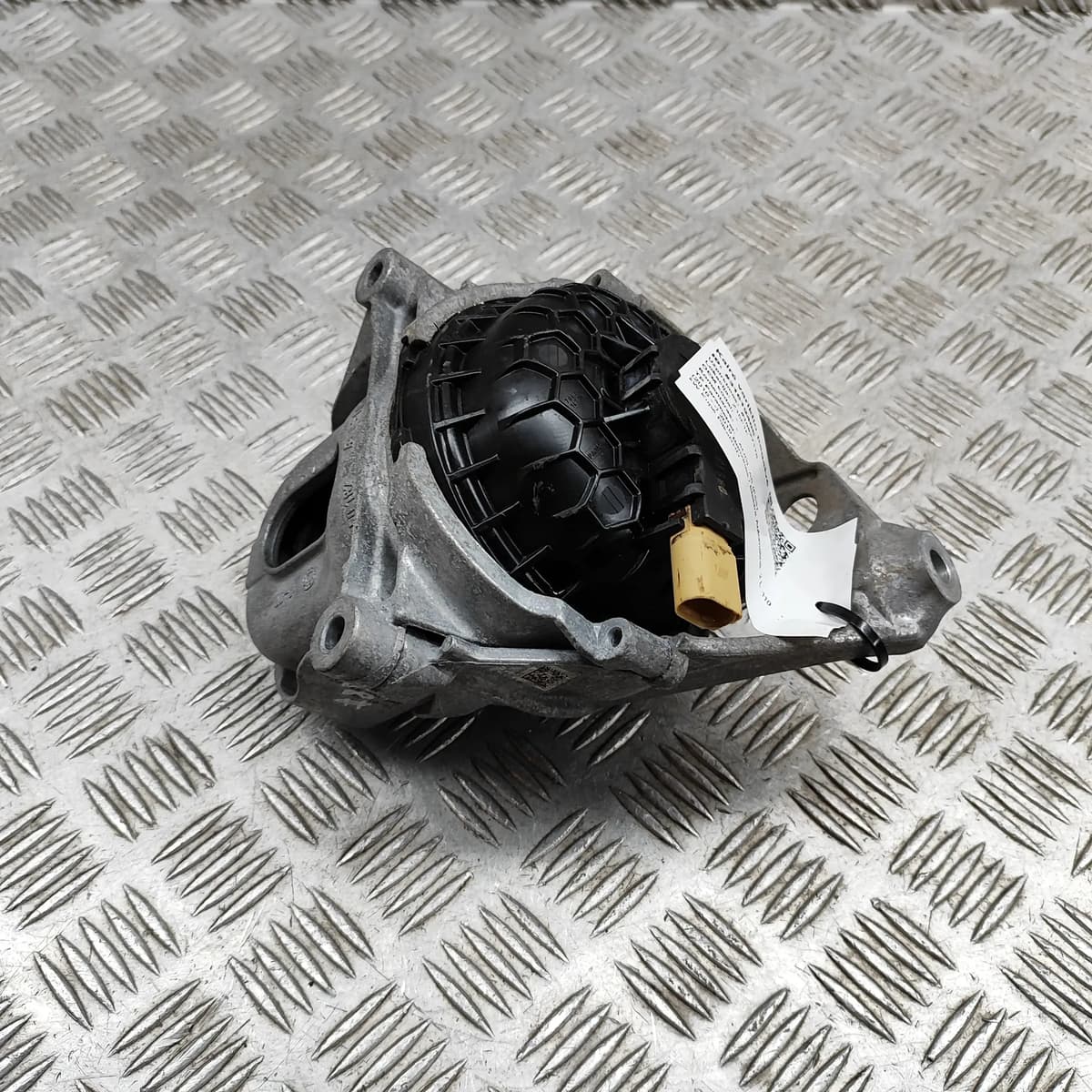AUDI A5 F5 Left Side Engine Mount 4M0199371FC 2.0 Hybrid 110kW 2019 31619406
