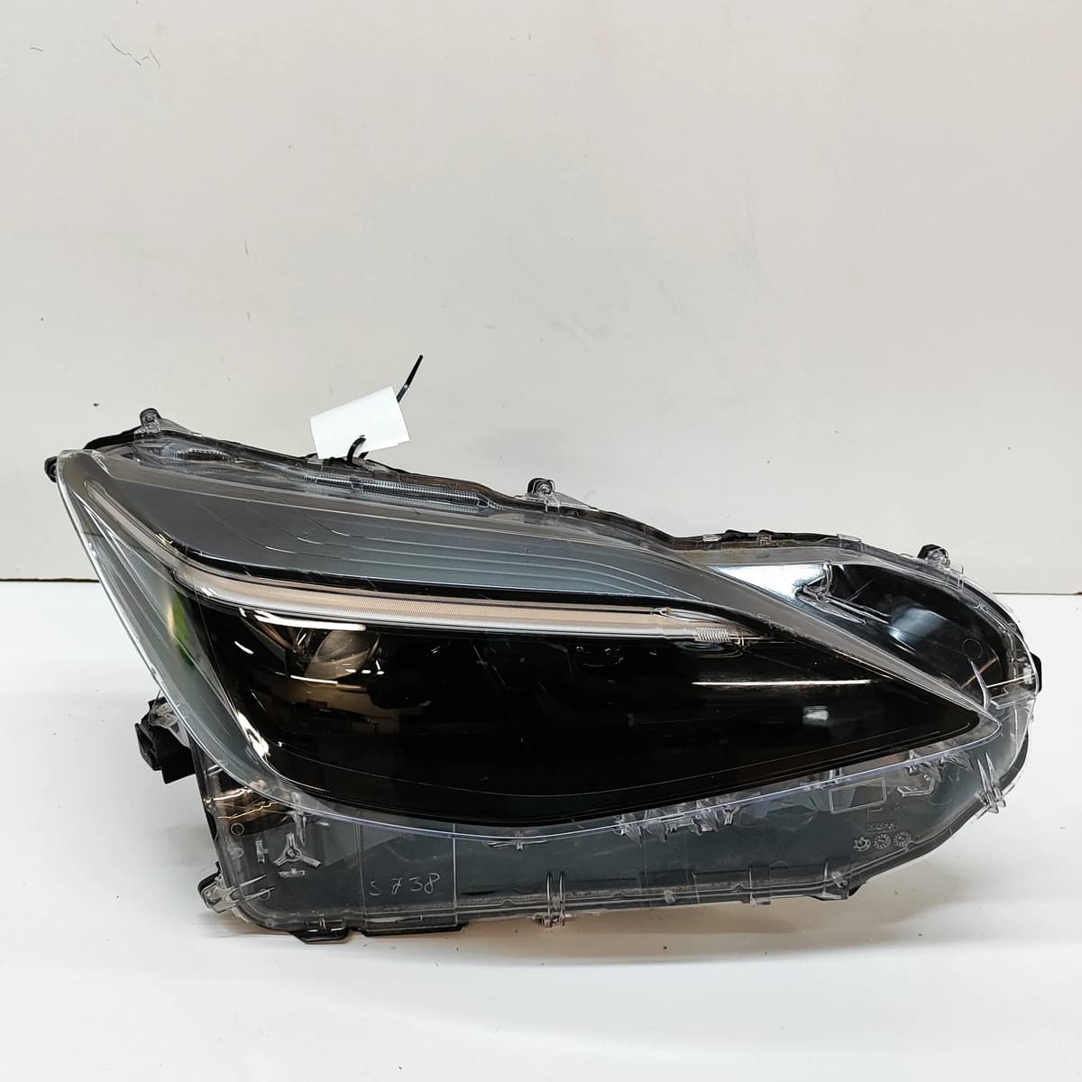 TOYOTA YARIS CROSS XP210 Front Right Headlight 81110-0DP61 RHD 2024 31640575