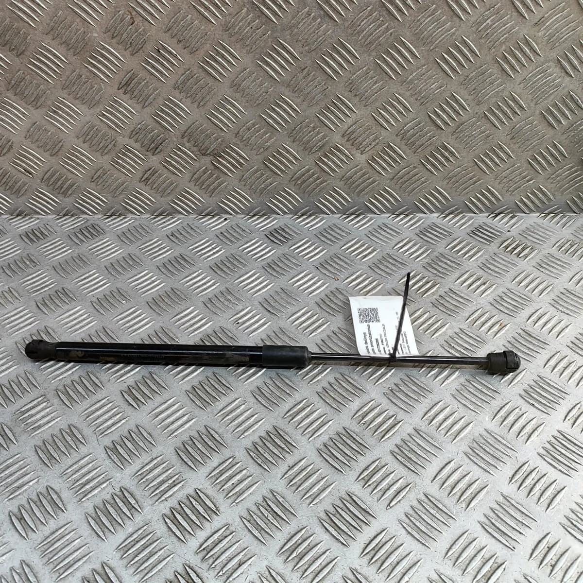 AUDI Q5 FY MK2 Front Right Bonnet Strut 80A823359A 2017 31726205