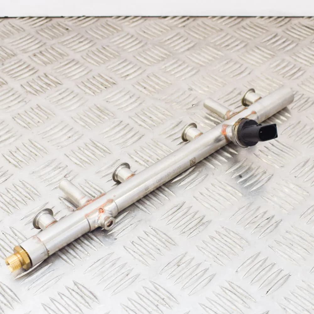 Audi A4 B8 Fuel Rail w/ Sensor 06K133317G 1.8 TFSI 125KW 2014