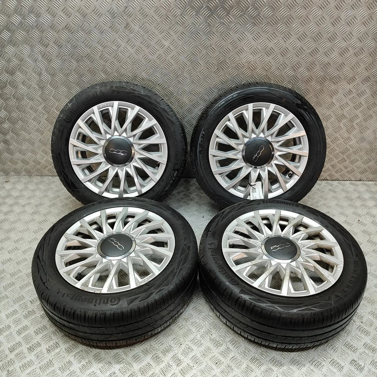FIAT 500 Alloy Wheel Set 185/55 R15 6Jx15 ET35 52027758 2024 31799234