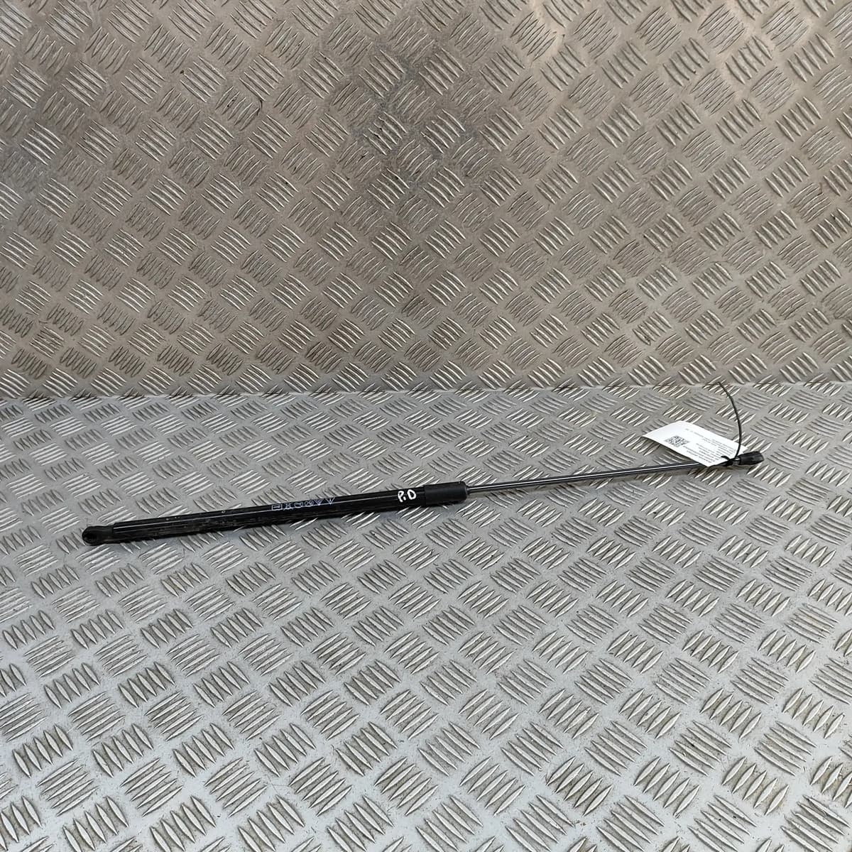AUDI A5 Avant Front Right Bonnet Strut 8B3823359 31879001