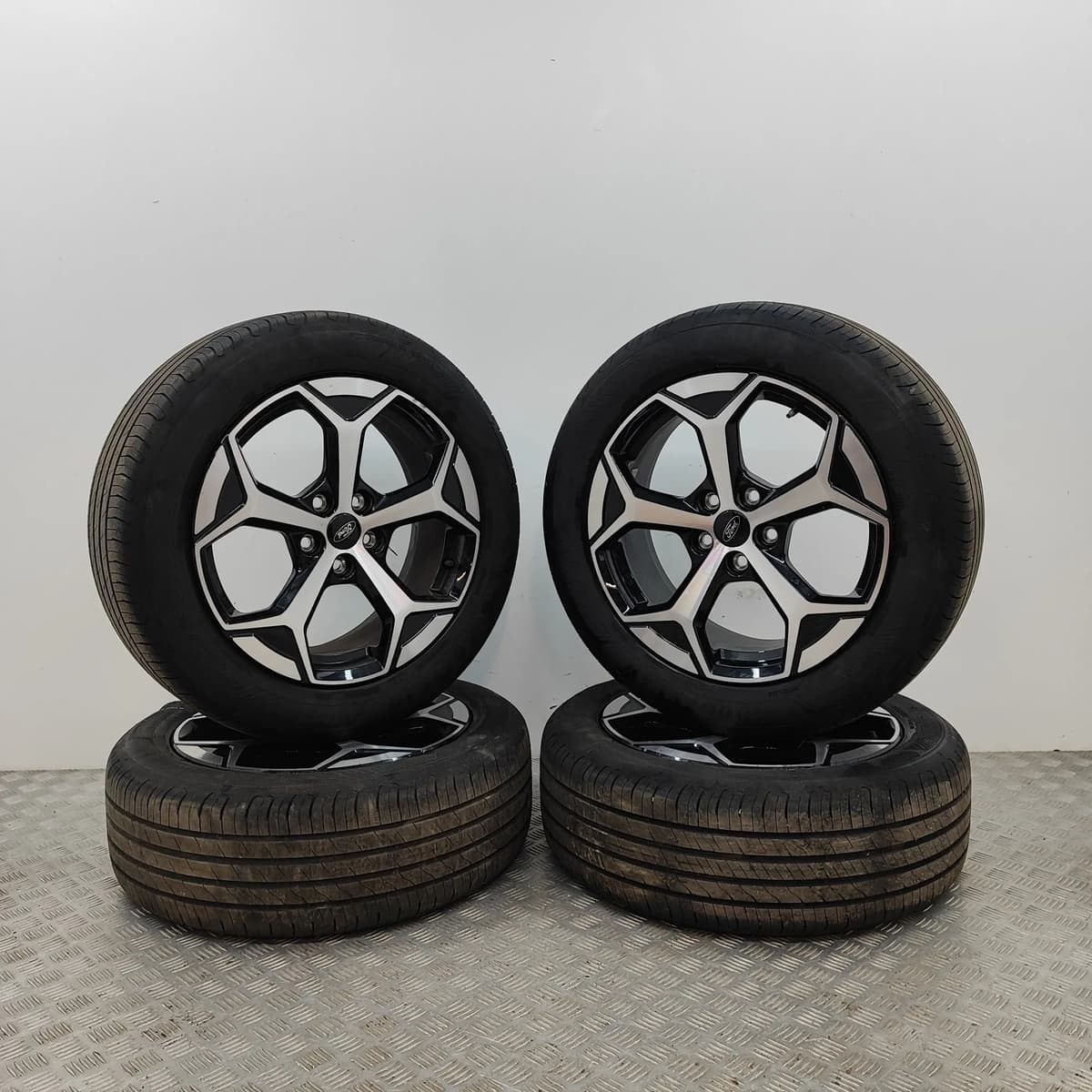 FORD PUMA Alloy Wheel Set R1TC-1007-A1A 7Jx17H2 ET47.5 215/55R17 2024 31883445