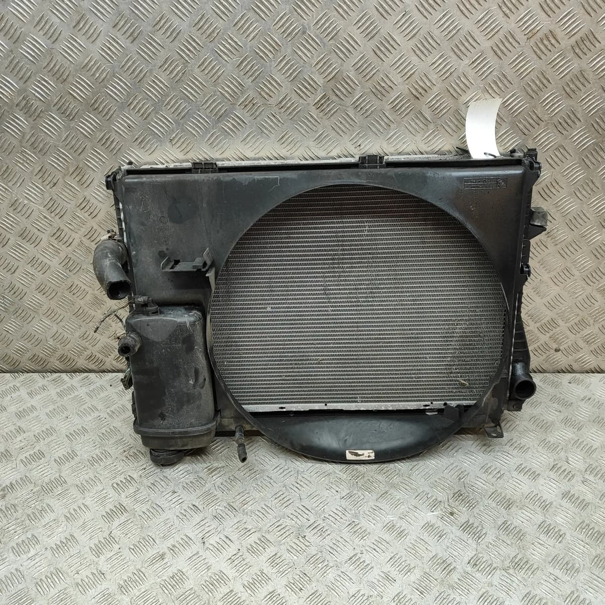 BMW 7 E38 Cooling Radiator 1702969 5.4 Petrol 240kw 1996 31891534