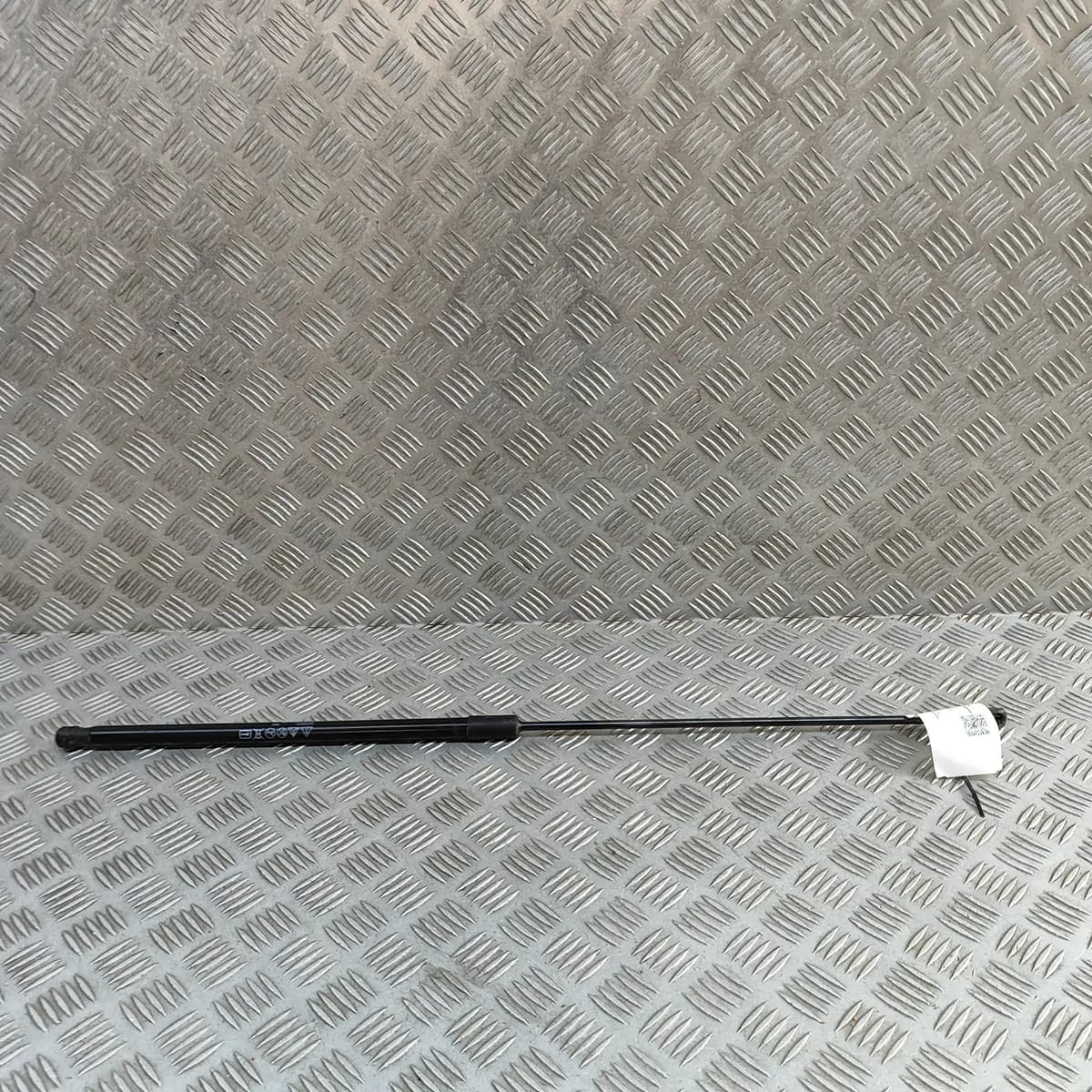 AUDI Q2 GA Front Right Bonnet Strut 81A823359C 1.5 Petrol 110kW 2024 31952018