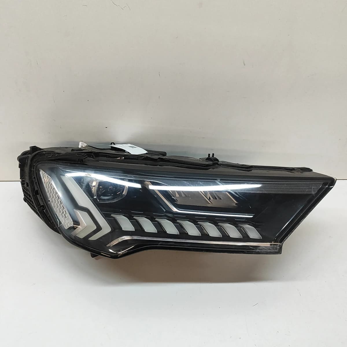 AUDI Q7 4M Front Right Headlight 4M0941040A RHD 2020 31968838