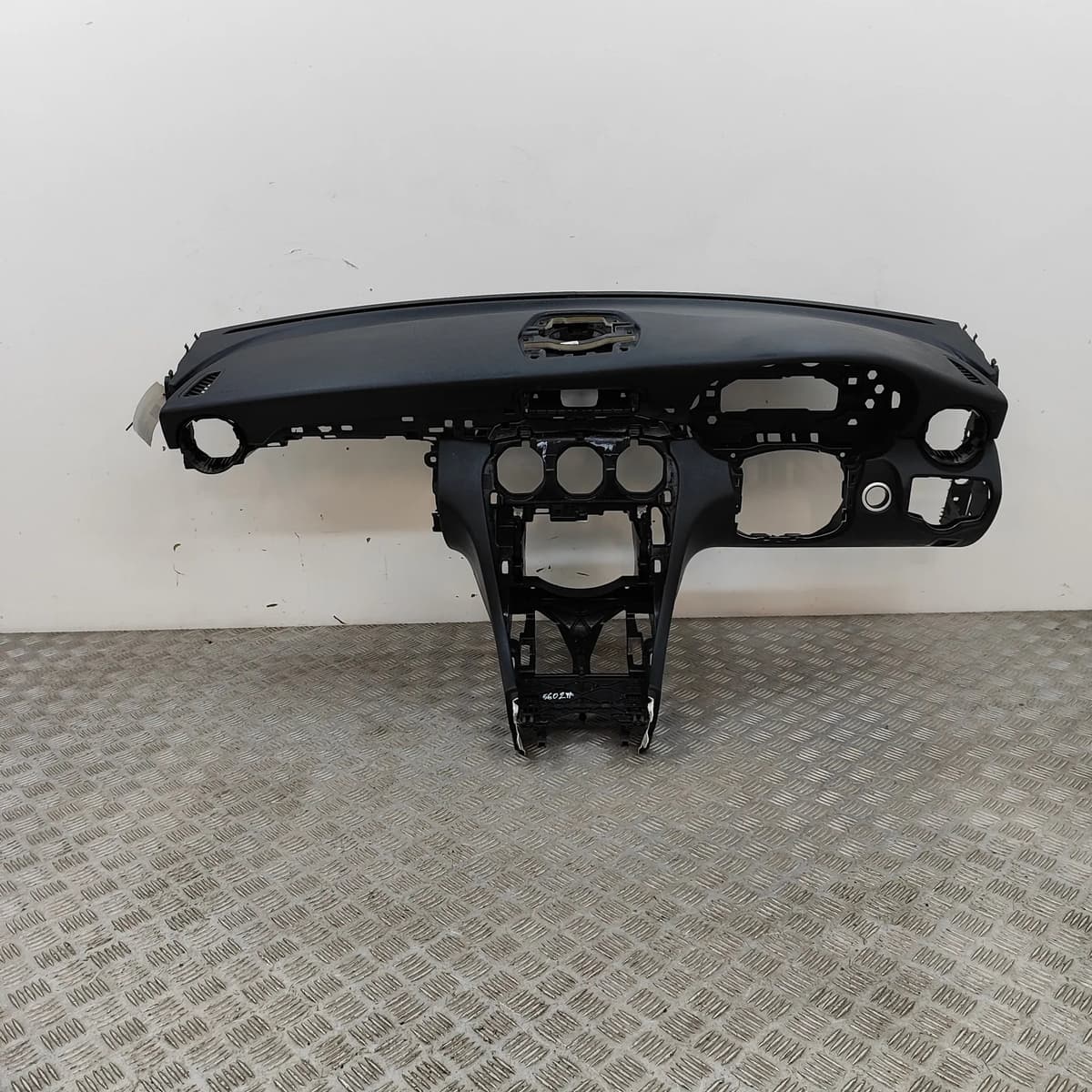 MERCEDES-BENZ C Coupe C205 Dashboard Panel A2056801387 RHD 2017 31990632