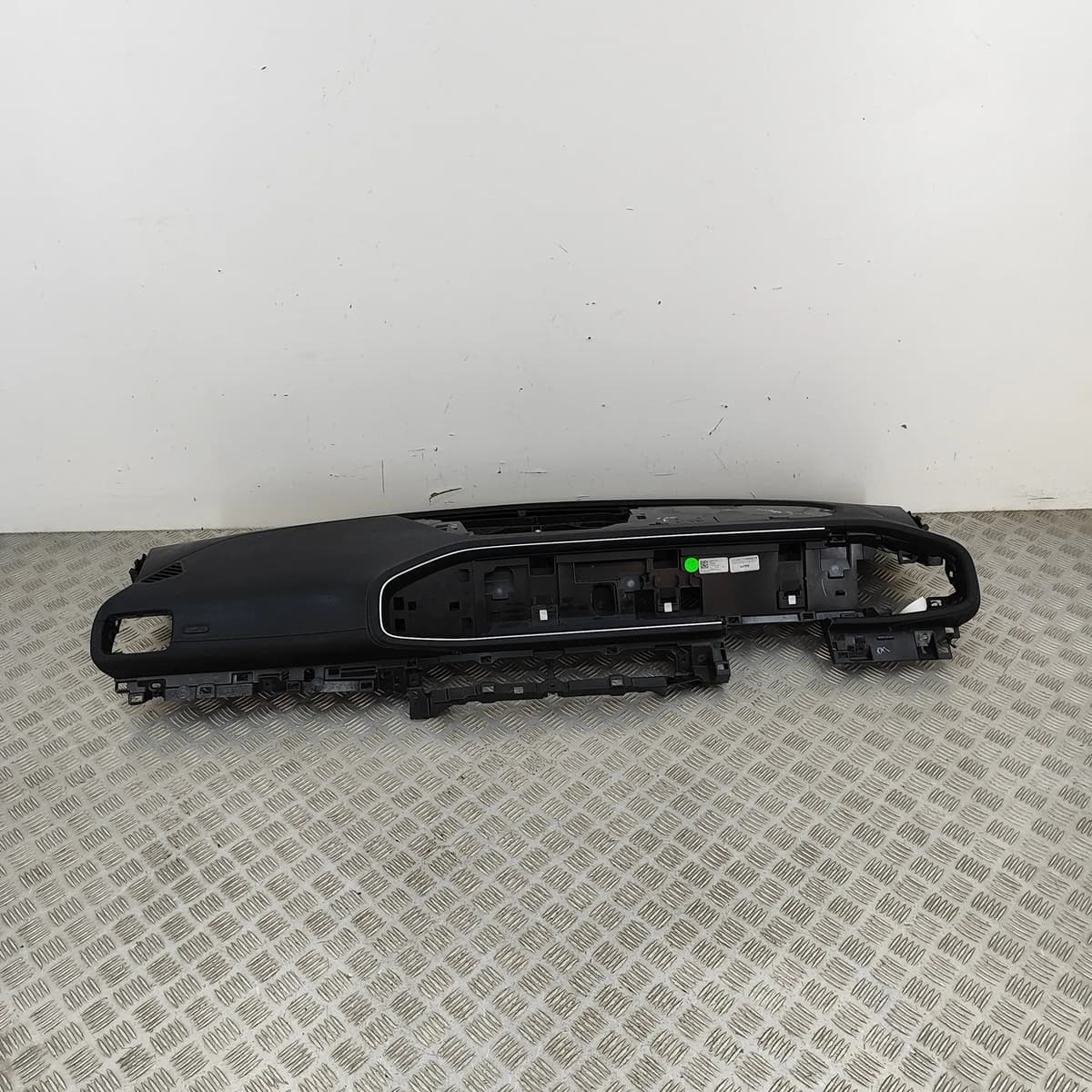 MERCEDES-BENZ GLE W167 Dashboard A1676800101 RHD 2023 32045039