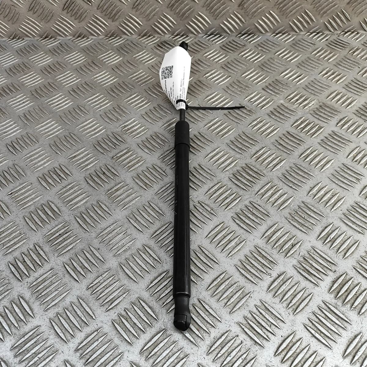 FIAT 500 312 Left Side Tailgate Gas Strut 522406240 32058911