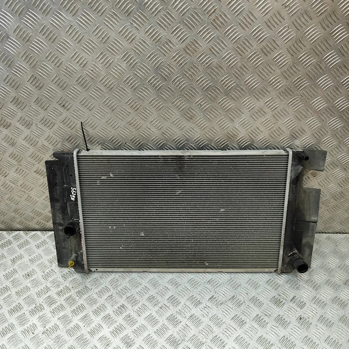 TOYOTA AURIS E18 Cooling Radiator 16400-0D400 1.3 Petrol 73kw 2012 32080586