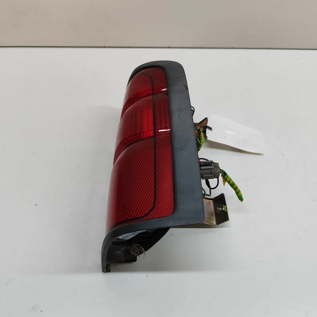NISSAN PATROL GR MK5 Wagon Y61 Rear Right Tail Light 26554-VB100 32092159