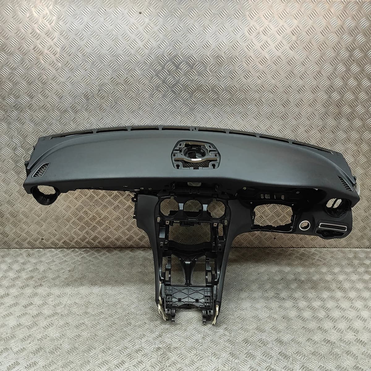 MERCEDES-BENZ C Cabrio A205 Dashboard RHD A2056801387 2.1 Diesel 2017 32233750