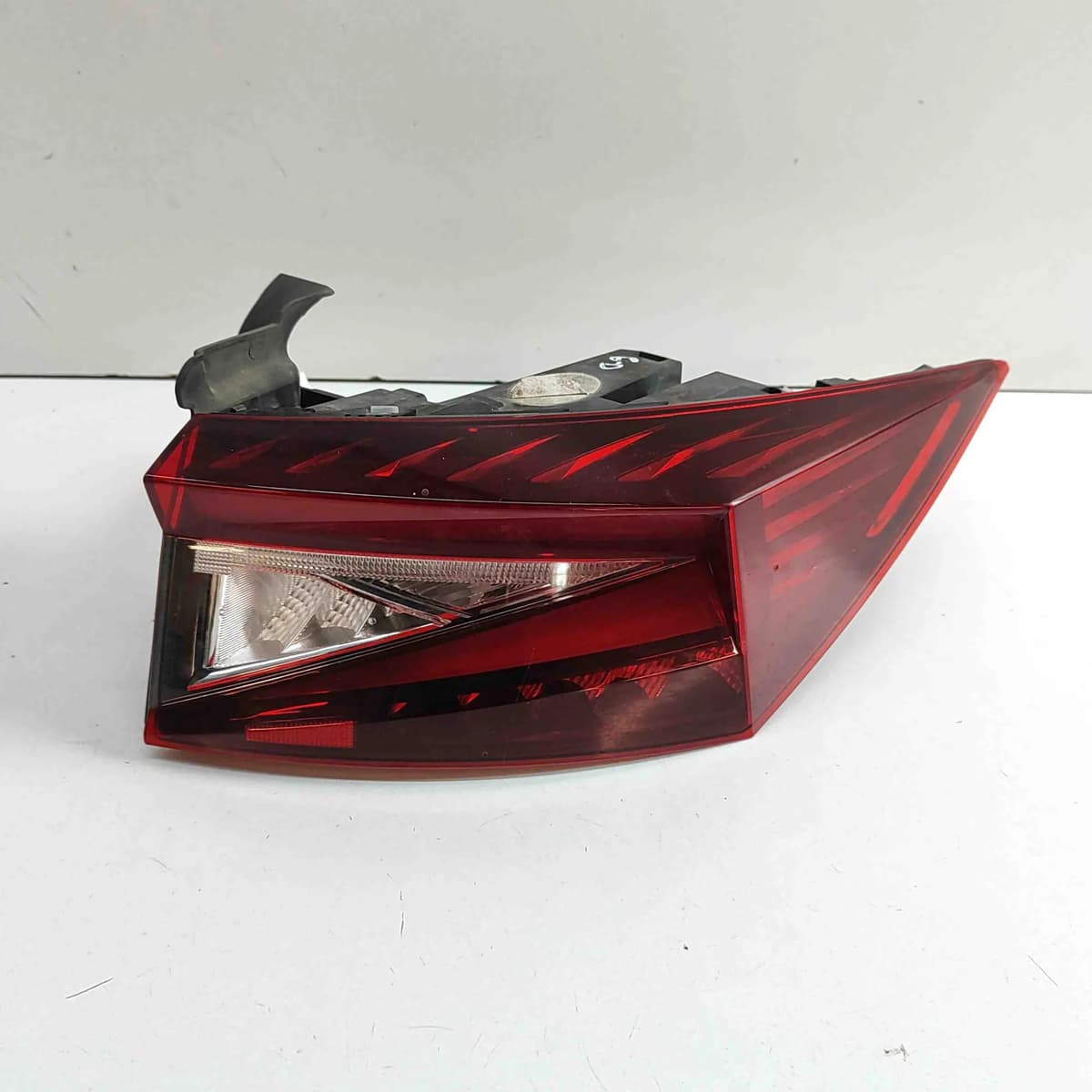 SKODA ENYAQ iV SUV Rear Right Tail Light 5LA945208A LHD 2021 32570242