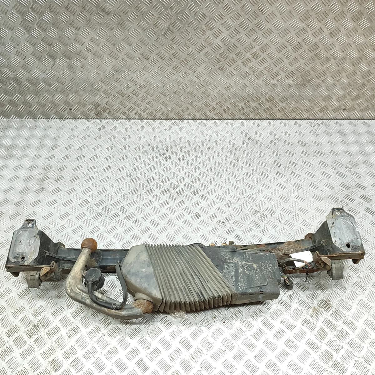 BMW 5 Touring F11 Towbar Kit 6795717 3.0 Diesel 280kw 2012 32749582
