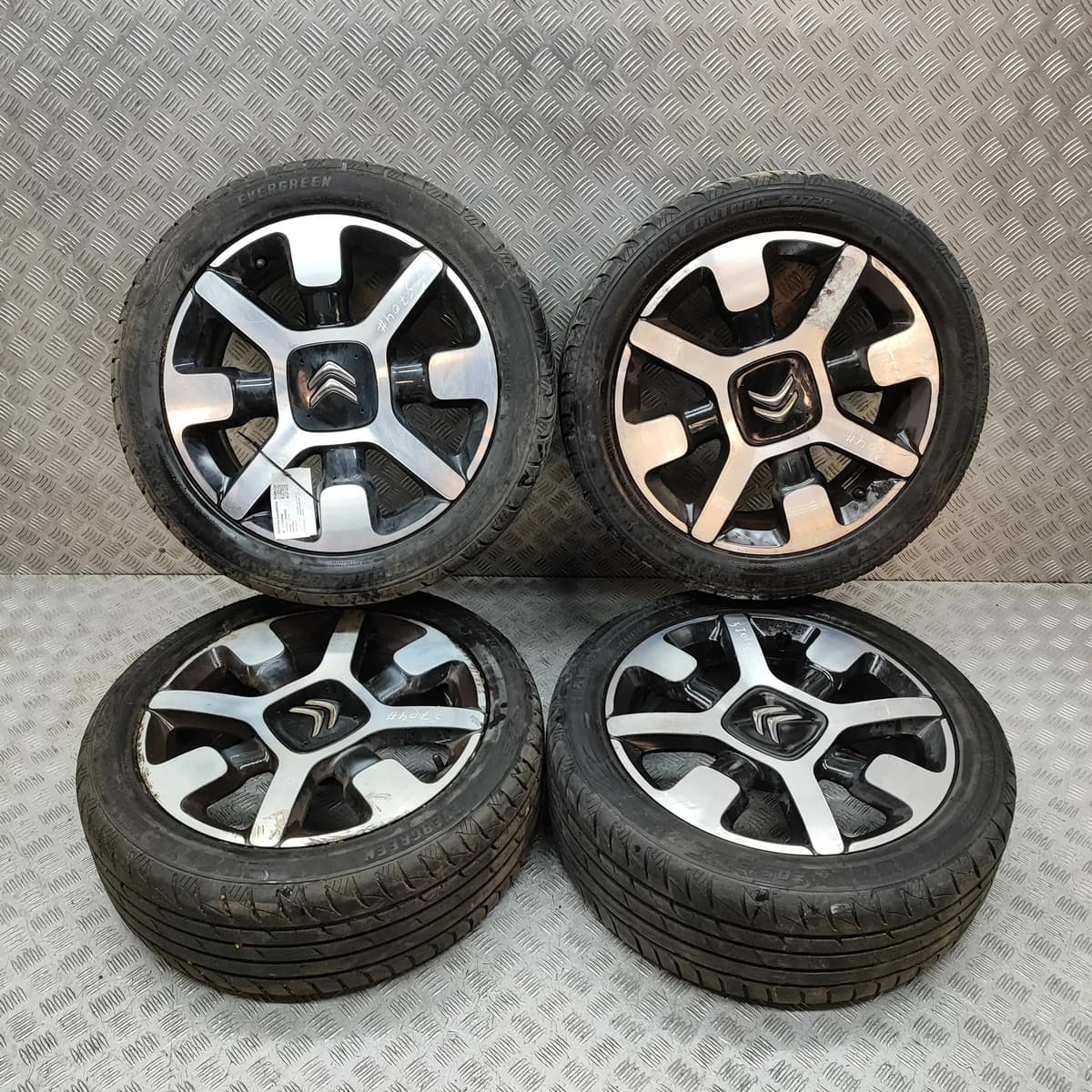 CITROËN C4 CACTUS Alloy Wheel Set 9800494077 1.6 Diesel 73kW 2016 32753986