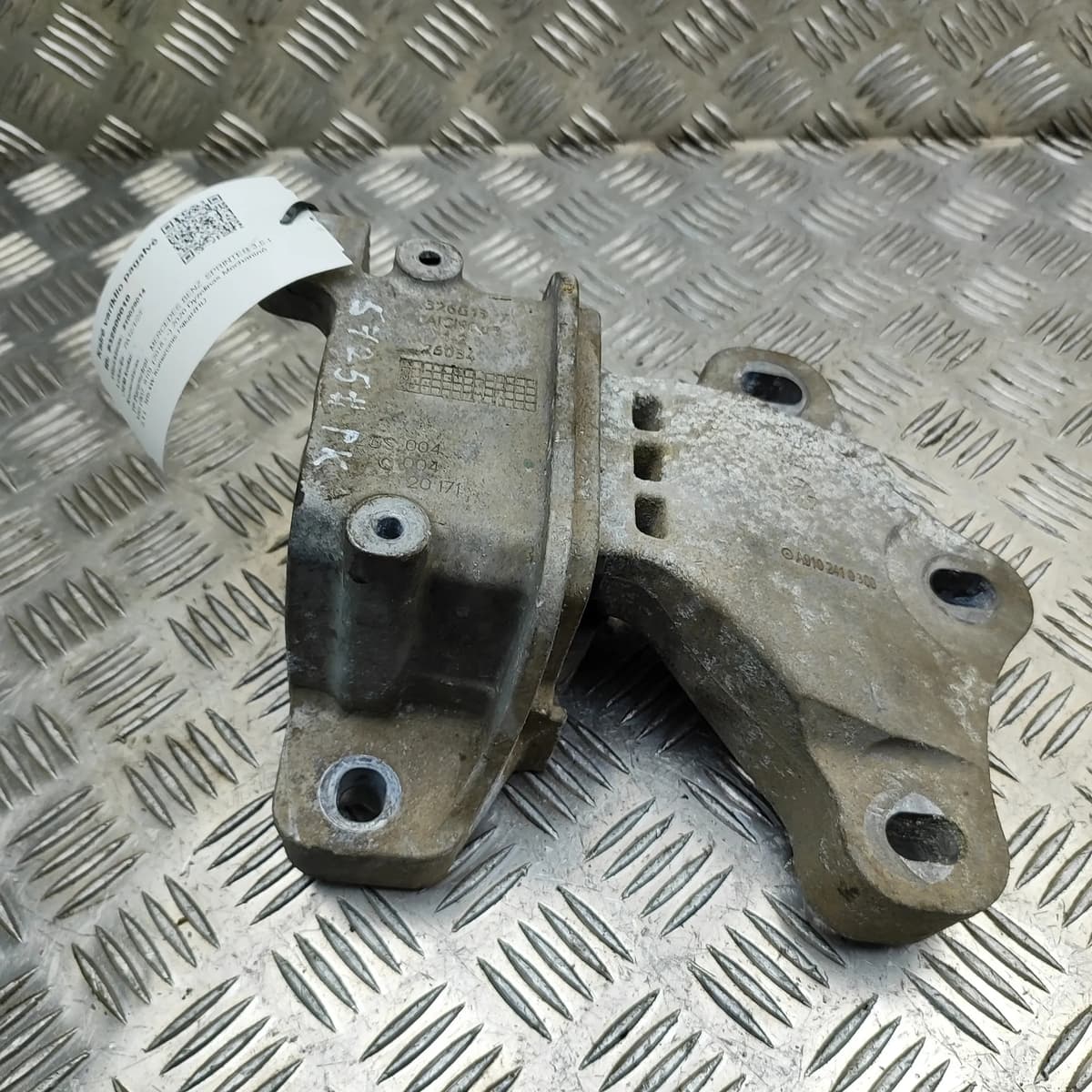 MERCEDES-BENZ SPRINTER 3,5-t Van 907, 910 Left Side Engine Mount A9102410300