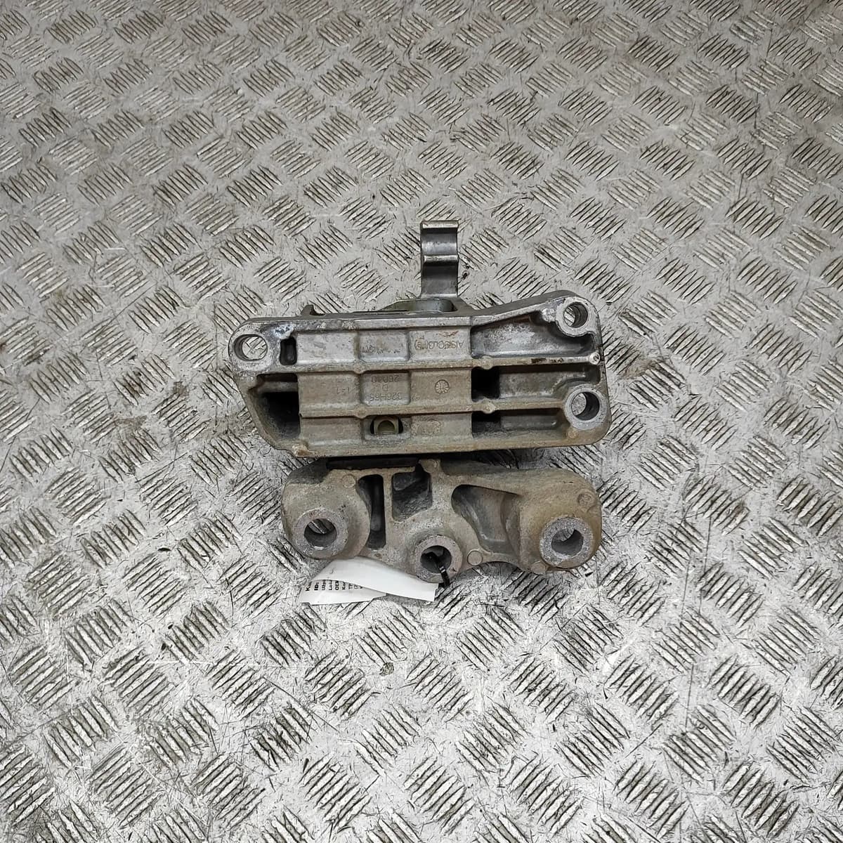 VOLVO XC40 Left Side Engine Mount 32325236 1.5 Petrol 120kW 2021 32824307