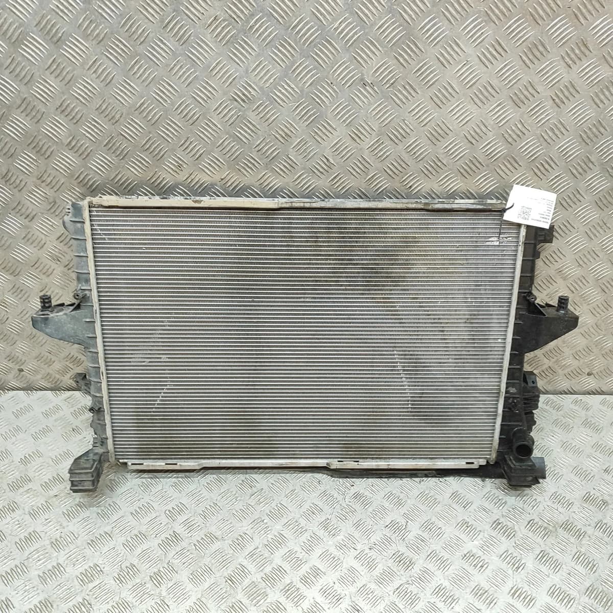 VW TRANSPORTER T6 Furgon SGA, SGH Cooling Radiator 7E0121253C 32836014