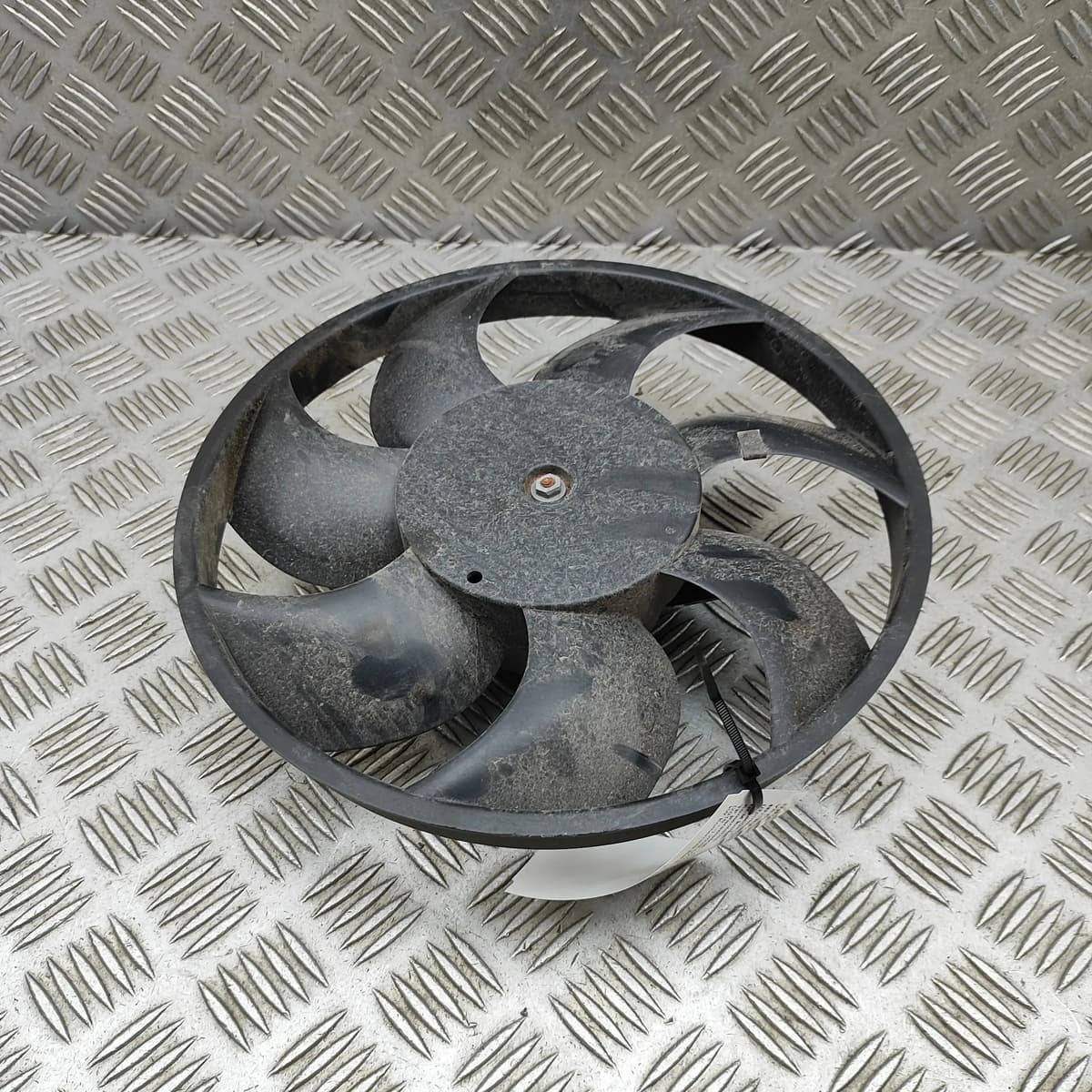 Renault Master MK3 Engine Cooling Fan 921202727R 2.3 Diesel 32951340