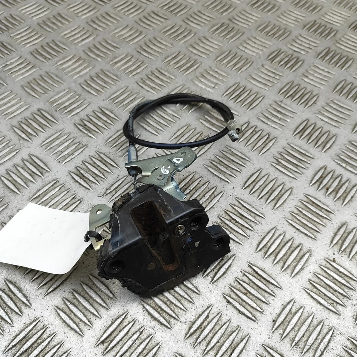 TOYOTA LAND CRUISER J100 Tailgate Right Lock 69380-60040 4.2 Diesel 32952624