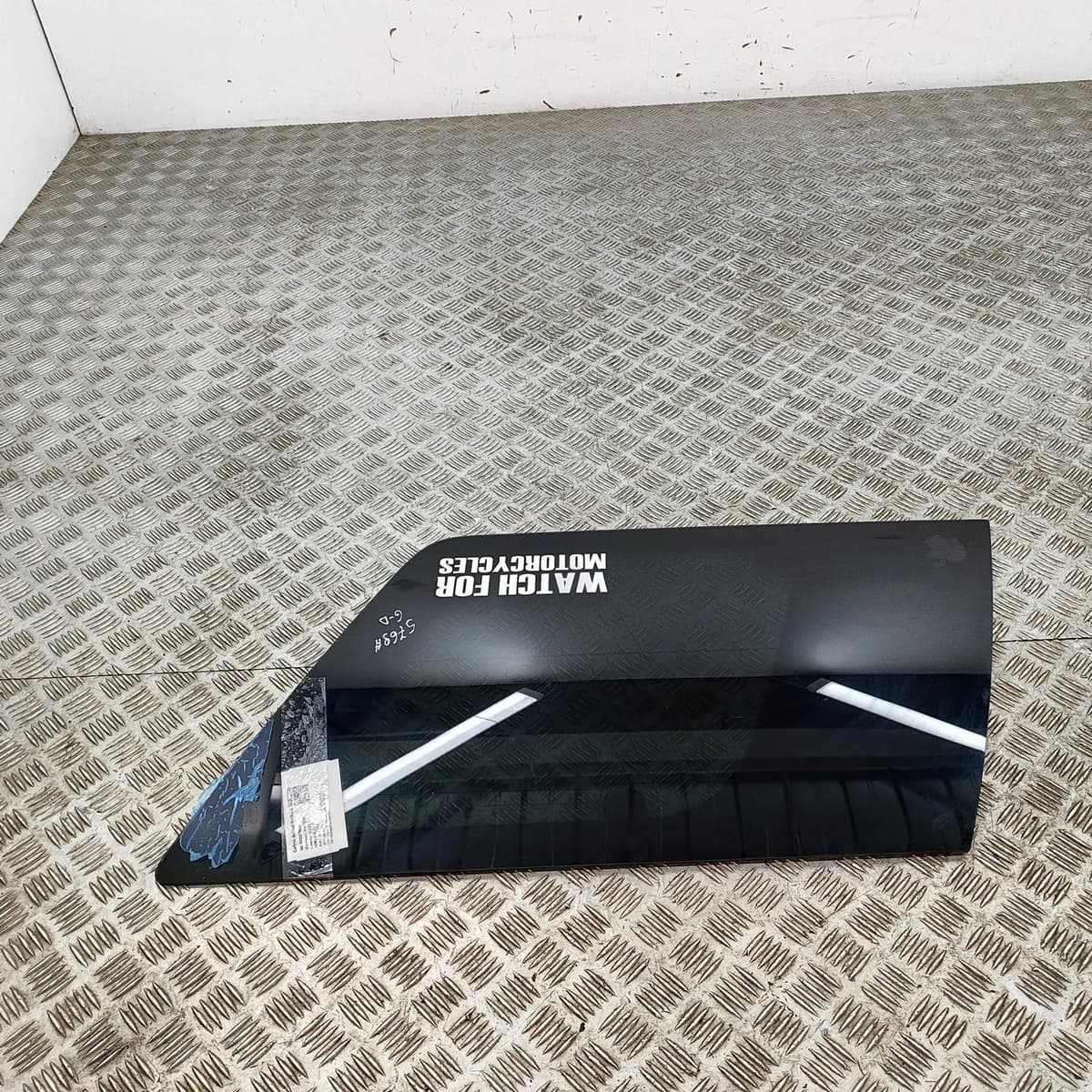 CADILLAC ESCALADE MK4 Rear Right Quarter Window 23220280 6.2 313kw 32979940