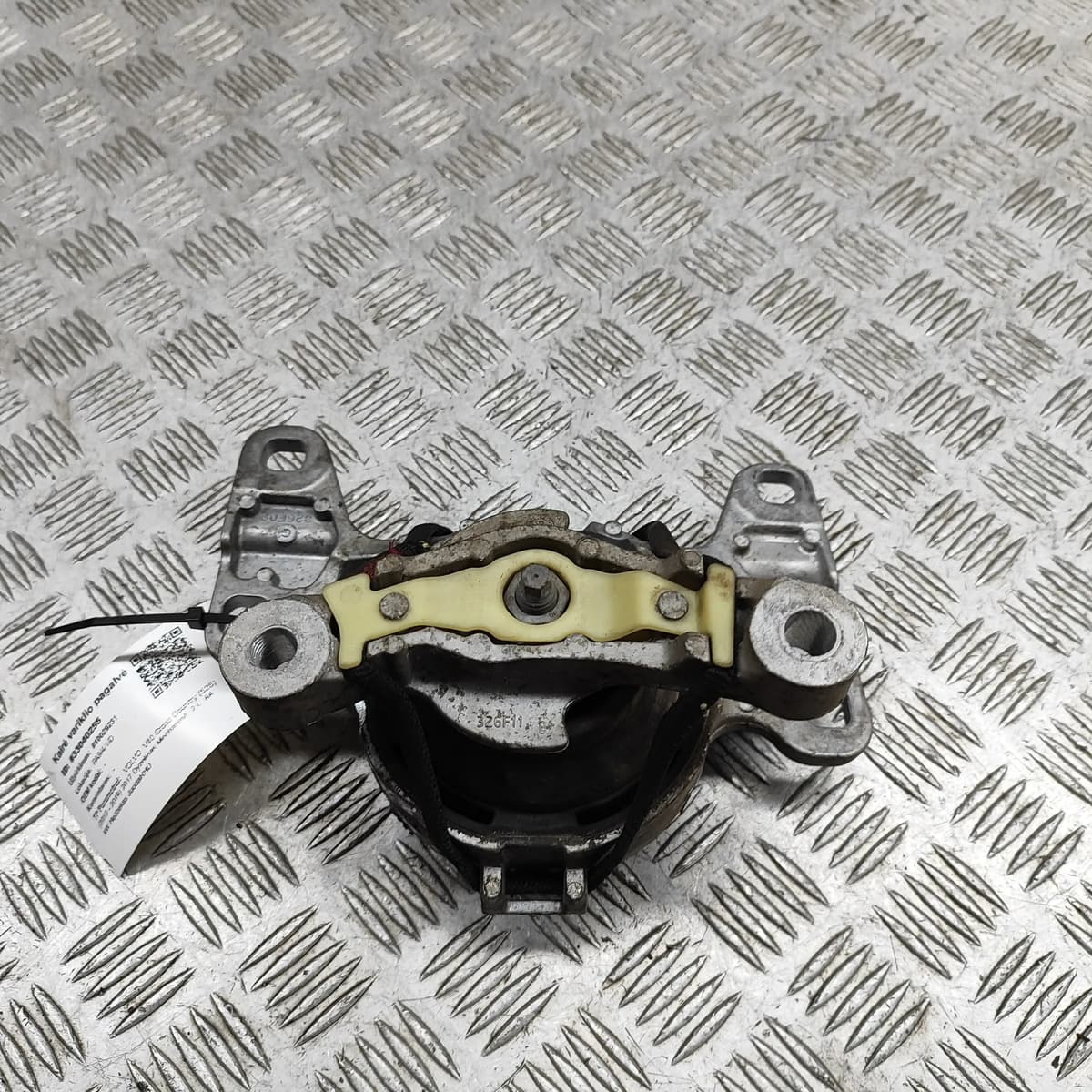 VOLVO V40 Cross Country 526 Left Side Engine Mount 32222136 2.0 Diesel 33040255