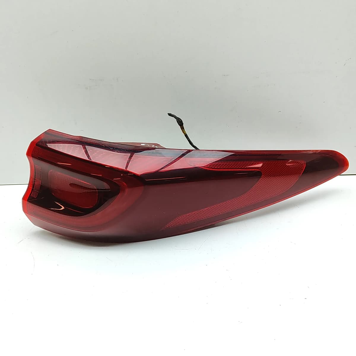 KIA SPORTAGE QL Rear Right Tail Light 92402-F1500 1.6 Diesel 100kw 33042219