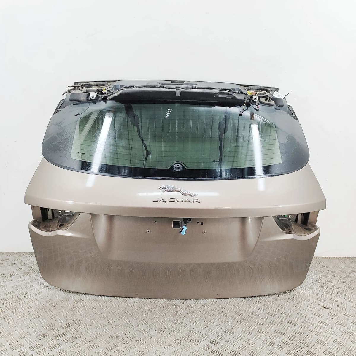 JAGUAR F-PACE X761 Tailgate Bootlid HK83-40010-AH 2.0 Diesel 132kw 2016 33060136