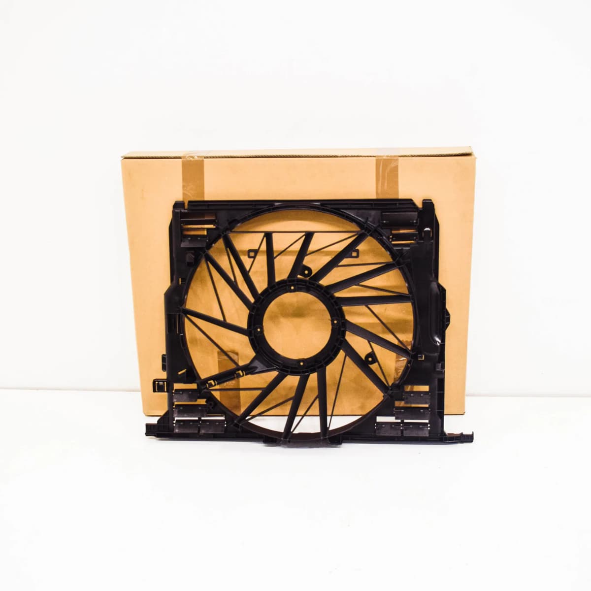 BMW 5 F10 Engine Cooling Fan Radiator 17117611348 7611348 2012 NEW GENUINE