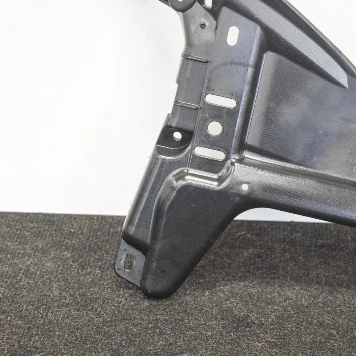 TESLA MODEL S 75D Rear Right Bumper Bracket 1009273-00-F 2017