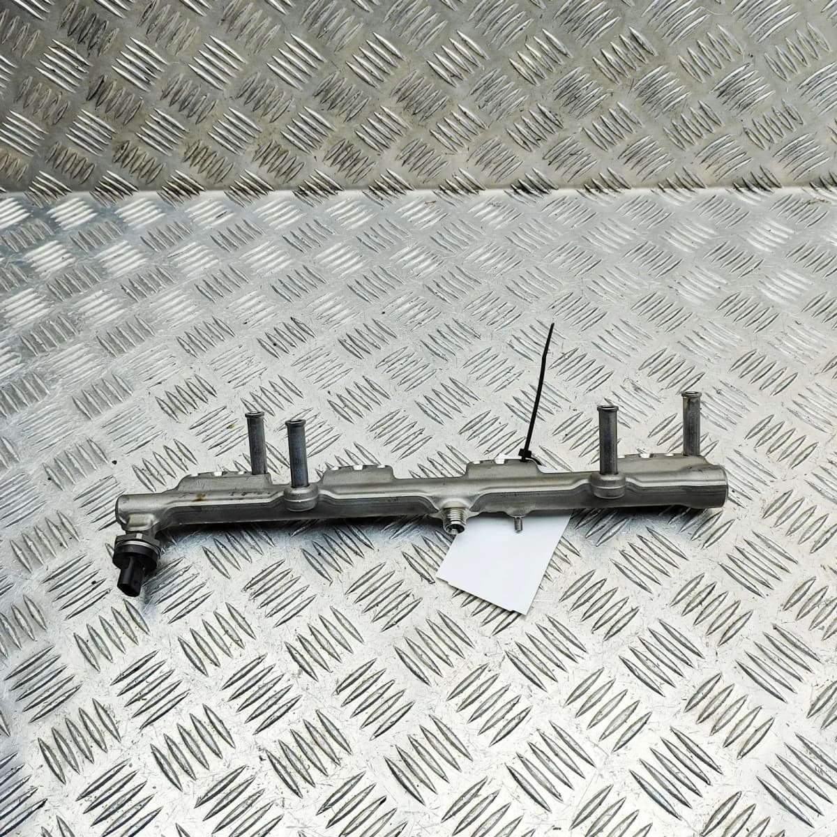 BMW 3 Touring G21 Fuel Rail 8665633 2.0 Petrol electricity 215kw 2022 33090214