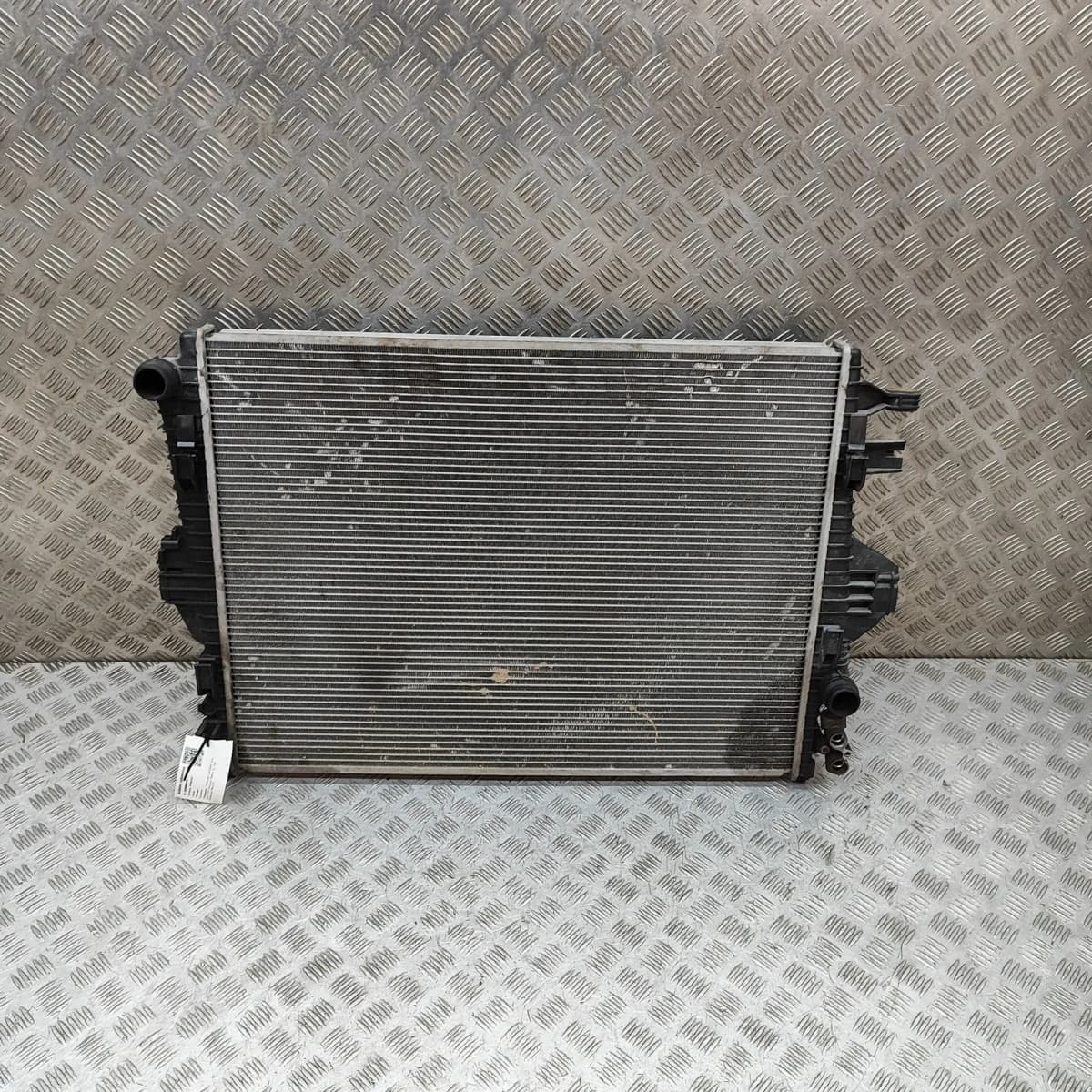PORSCHE CAYENNE 92A Cooling Radiator 95810613210 3.0 Hybrid 245kW 2013 33098410