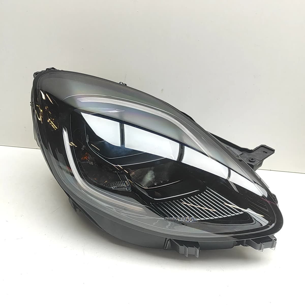 FORD PUMA Front Right Headlight L1TB-13100-GK 2019 35652228