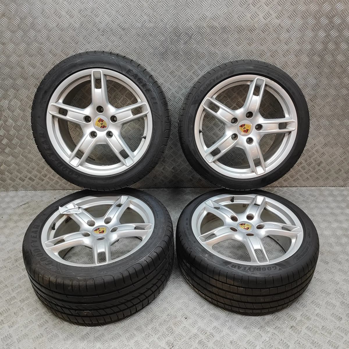 PORSCHE BOXSTER 987 Alloy Wheel Set R18 98736213800 2.7 Petrol 176kw 2006