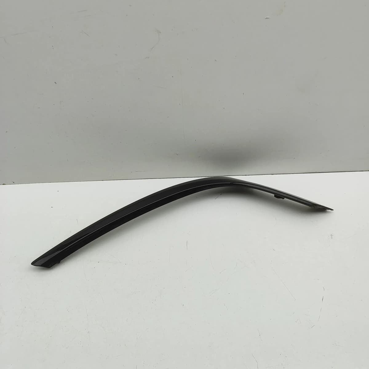 HYUNDAI KONA Front Right Bumper Molding 86564-K4AA0 Electricity 150kw 34161126