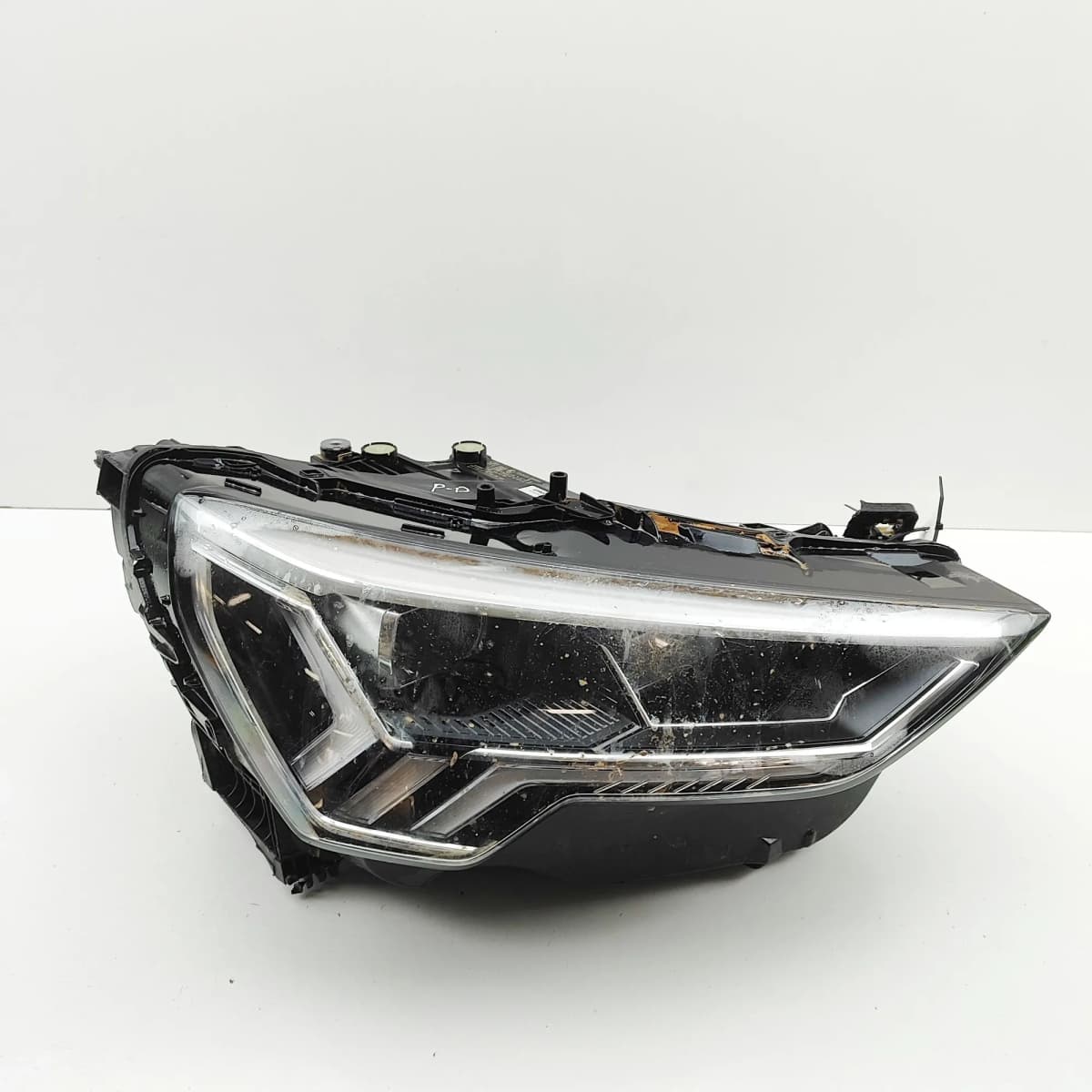 AUDI Q3 F3 MK2 Front Right Headlight 83A941034 LHD 2024 34157075