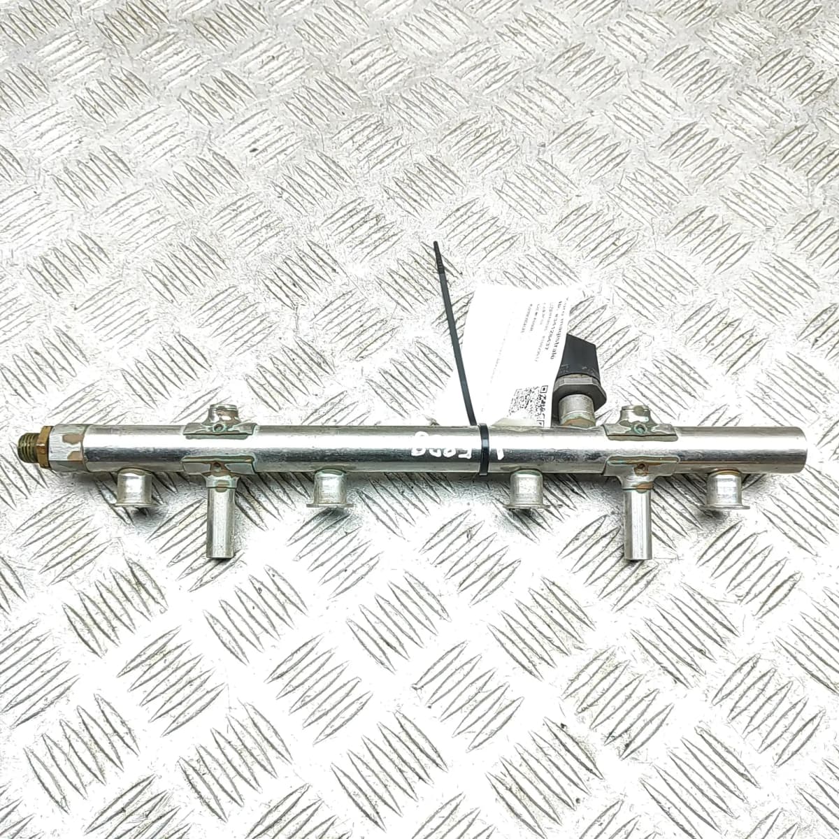 AUDI TT FV3 Fuel Rail 06K133317G 1.8 Petrol 132kw 2016 34128437