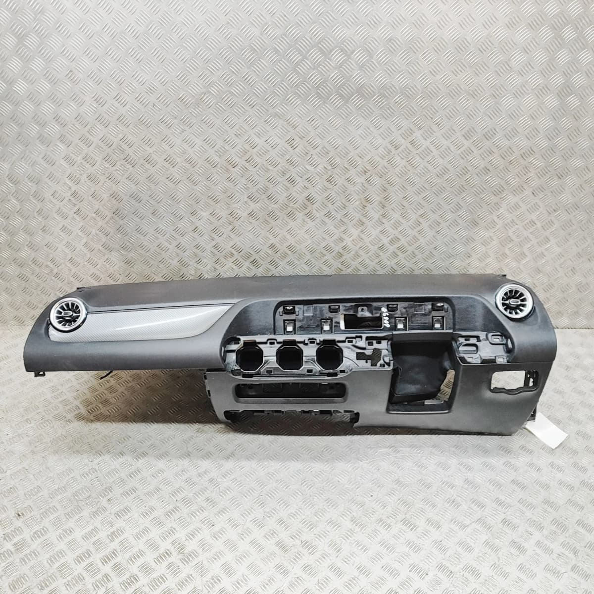 MERCEDES-BENZ GLA H247 Dashboard A2476808600 2.0 Diesel 140kw 2022 34504136